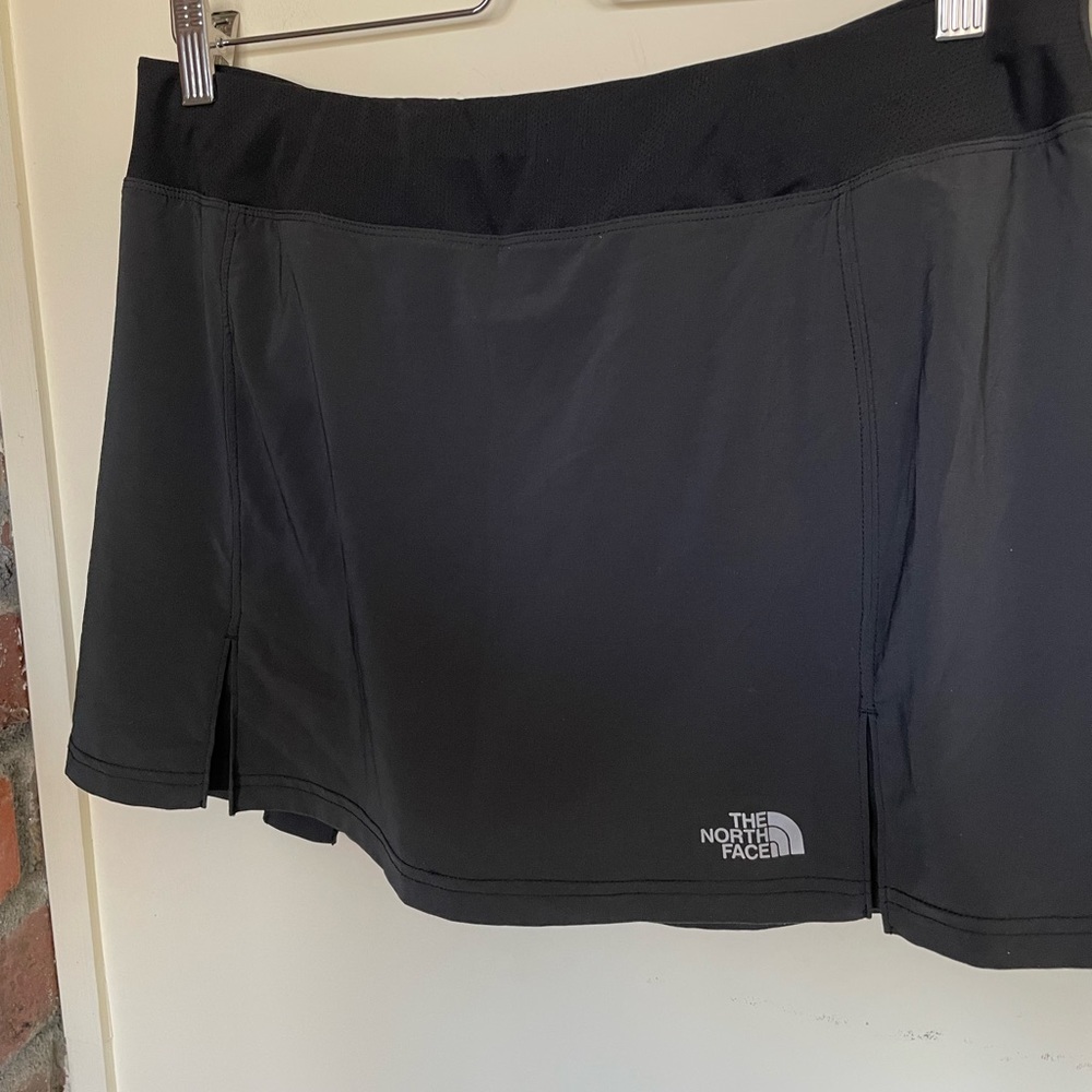 North Face Tennis Skirt in Black | size L - Picture 3 of 10